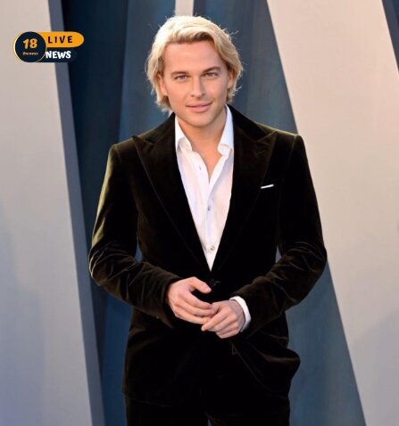 Ronan Farrow Age